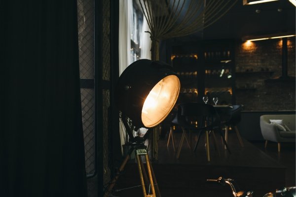 Cleanroom lighting market by light source